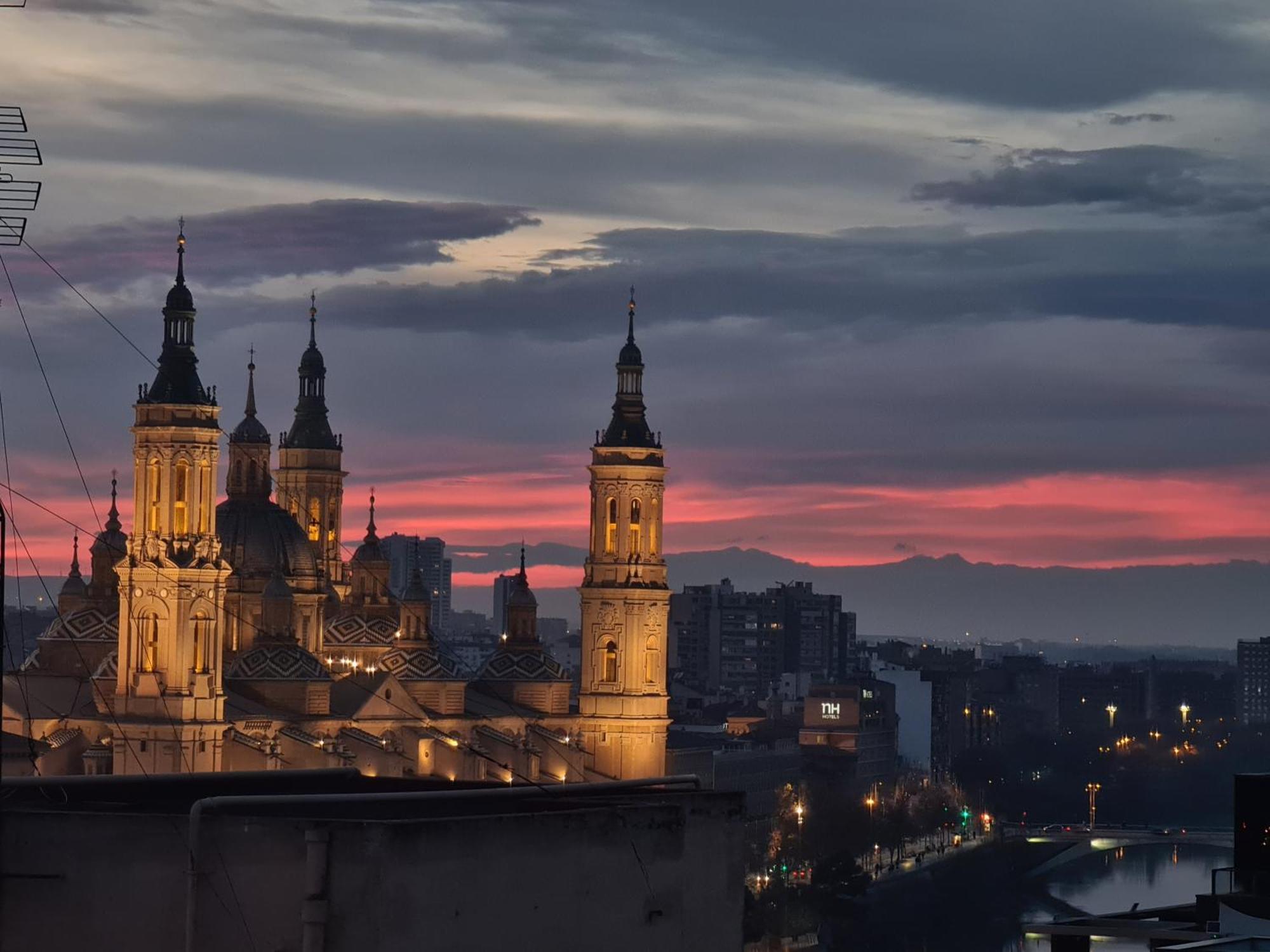 Apartmán El Mirador Del Pilar - Parking Y Vistas A La Basilica Zaragoza Exteriér fotografie